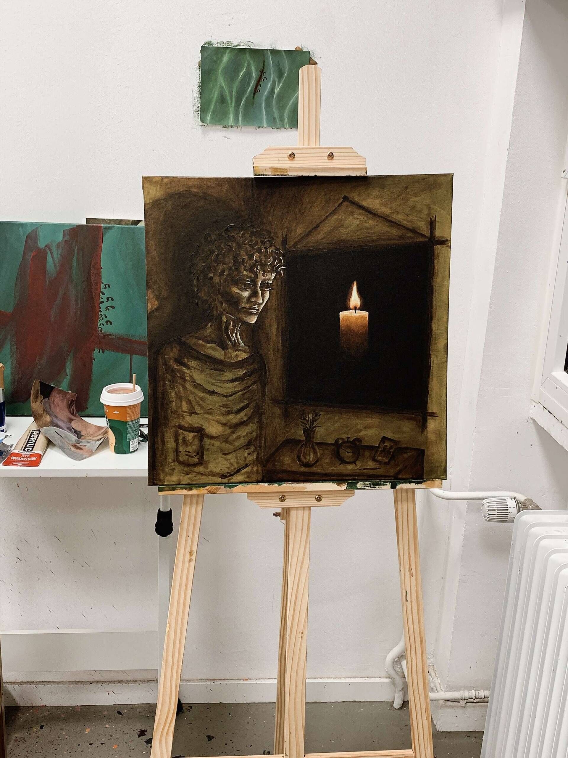 The only real thing is the painting  - I saw 4
