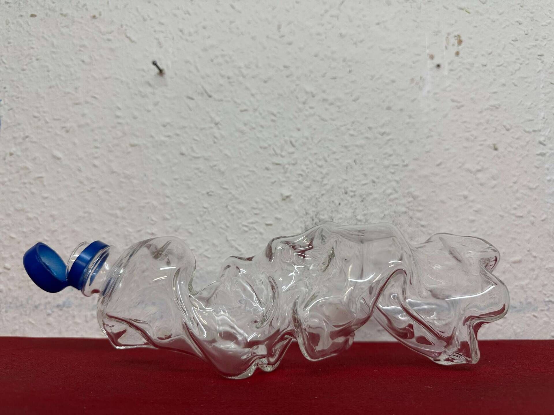 die Plastikflaschen aus Glas - Toninho Dingl die Plastikflaschen aus Glas - Toninho Dingl 1