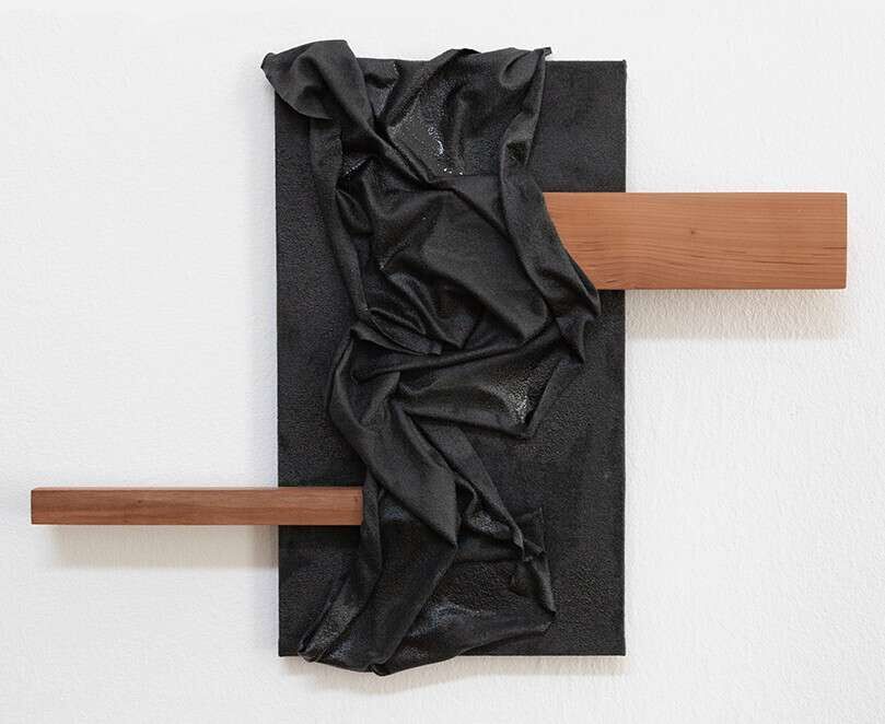Relief_1_Holz - Dominik Ackermann 1