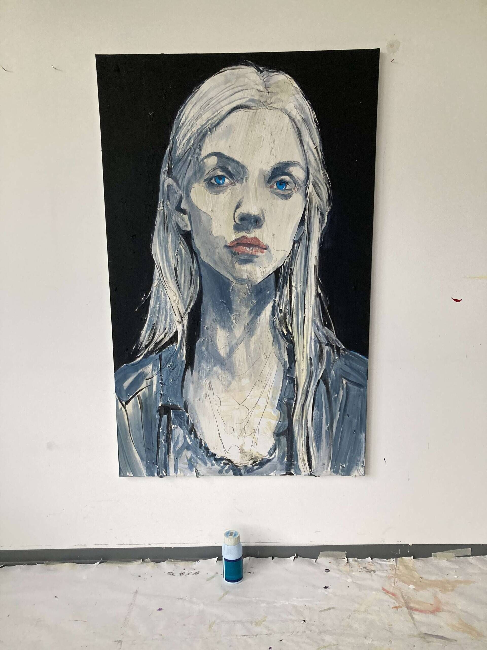 Frau mit blauem Blick - Kim Helbig 8