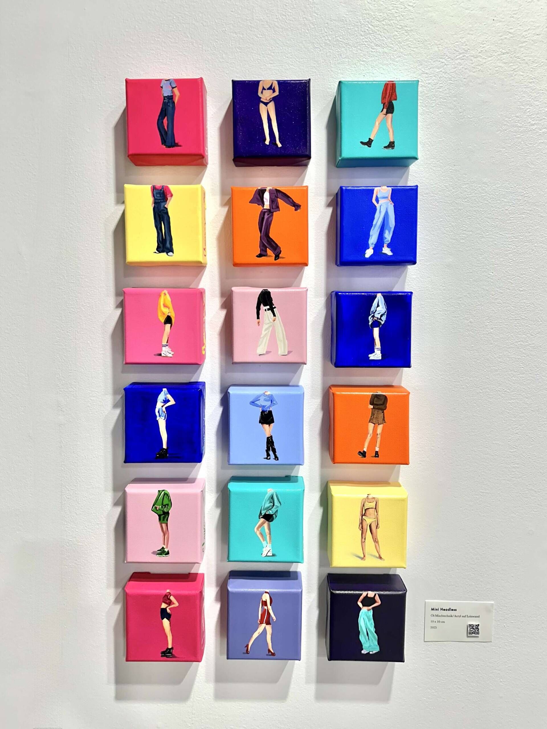 Mini Headless VIII - Aileen Clausager 3