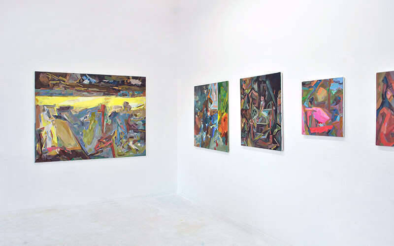 Pajaro vigilante nocturno dentro del reloj - Aaron Rodriguez 1