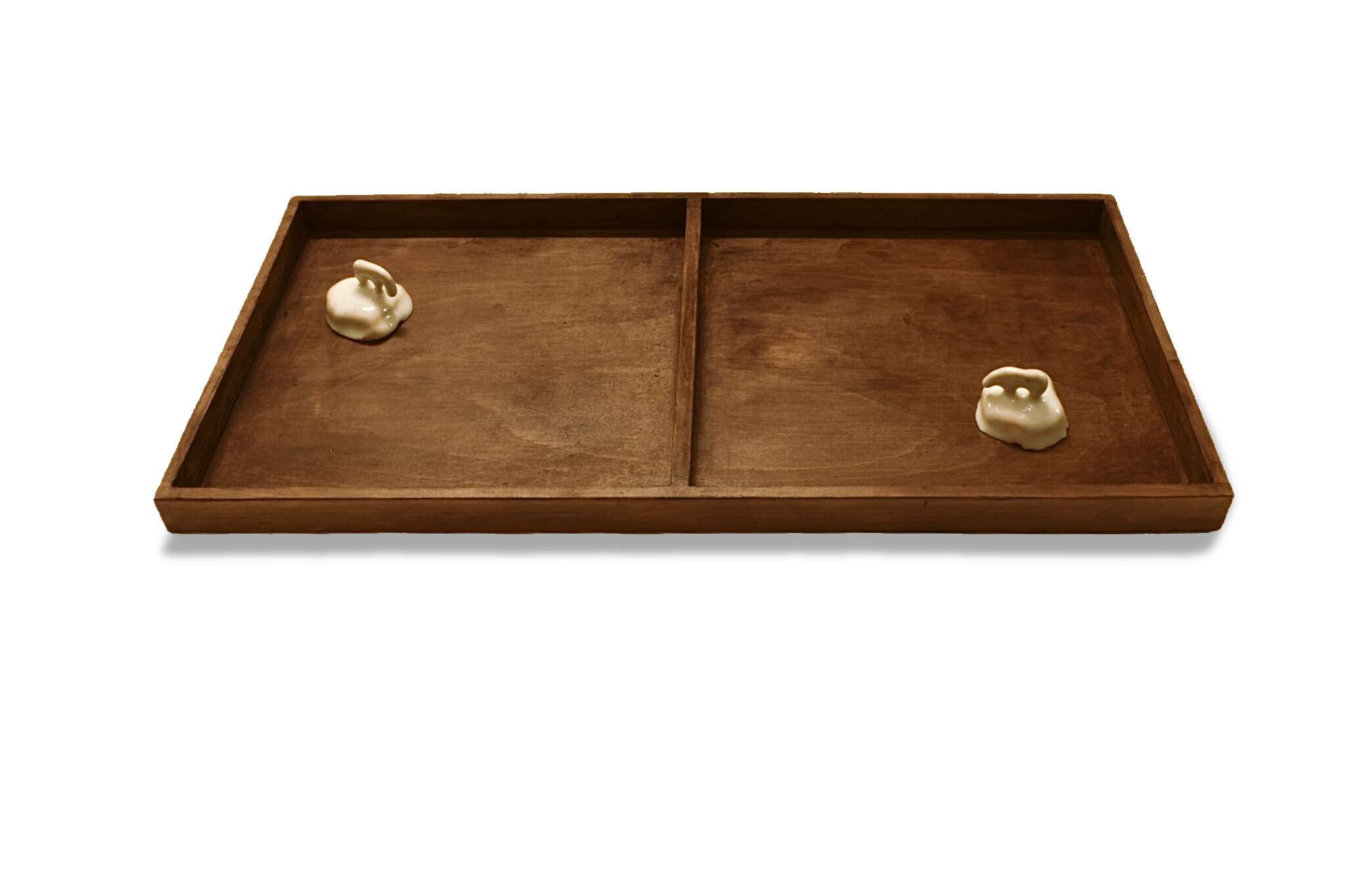 Enclos en bois tenant demain et hier - Annika Audu 1