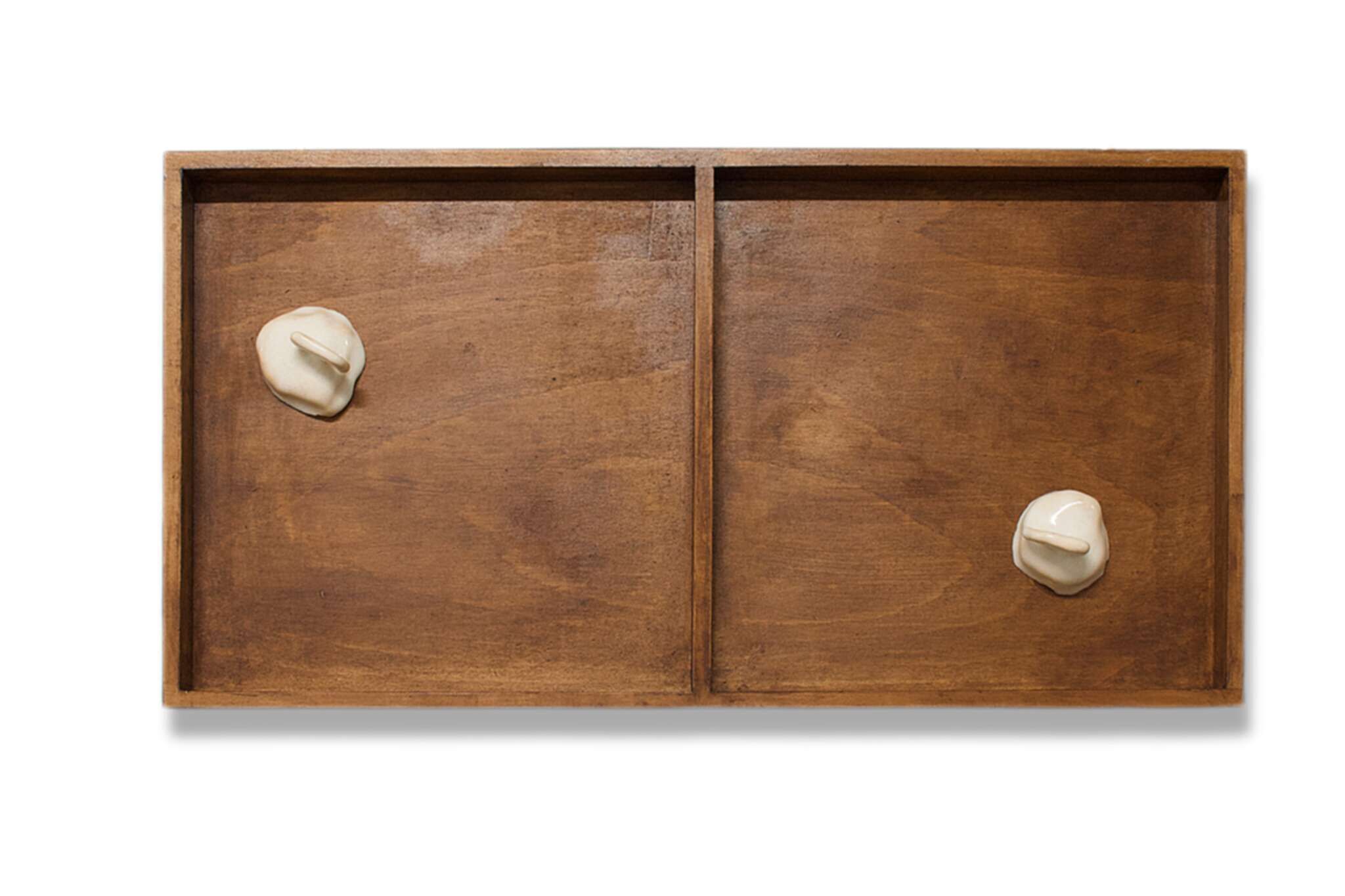 Enclos en bois tenant demain et hier - Annika Audu 2