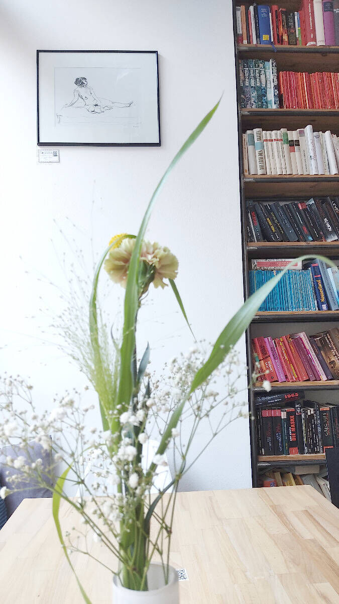 liegender Akt mit Bubikopf