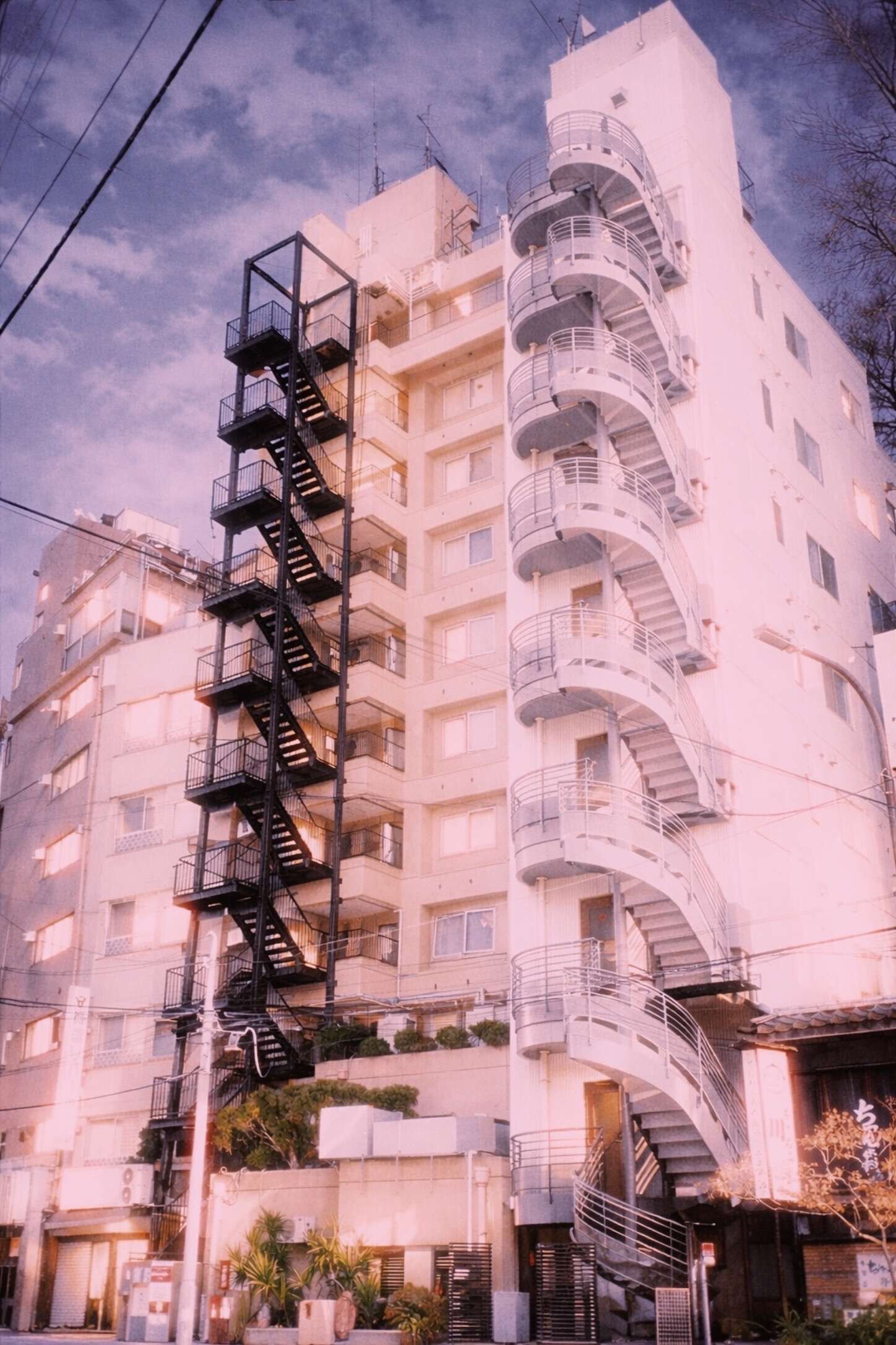 Blushing Buildings (2) - Linda Denkert 1